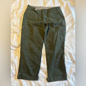 Eddie Bauer dark green slightly curvy crop pants size 10